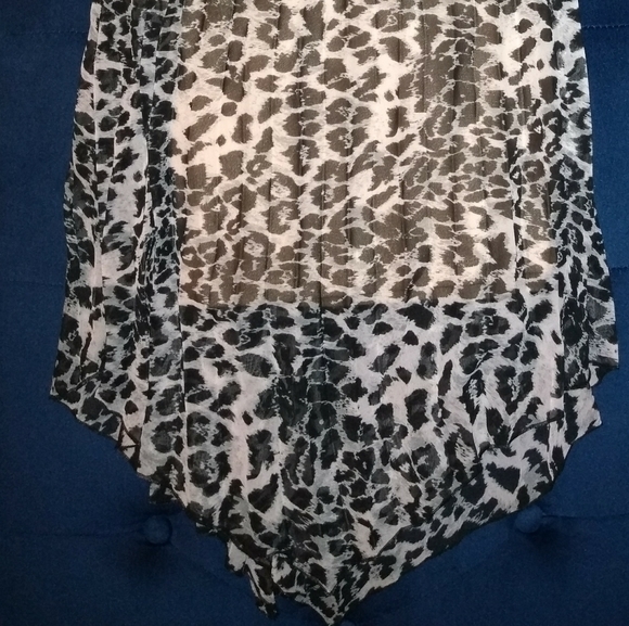 Pleated, Leopard Print Handkerchief-Cut Midi-Skirt - Picture 15 of 16